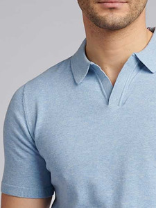 เสื้อโปโลผู้ชายสีฟ้าอ่อน ผ้าถักเนื้อเรียบ แขนสั้น สวมใส่สบาย ระบายอากาศได้ดี ทรงปกติ ผ้าฝ้าย 100% - Product Image 2