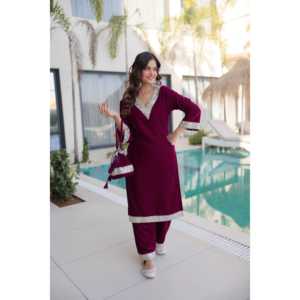 Conjunto de Top y Pantalón de Terciopelo con Bordado Zari y Espejos, con Batwa, para Fiestas - Product Image 5