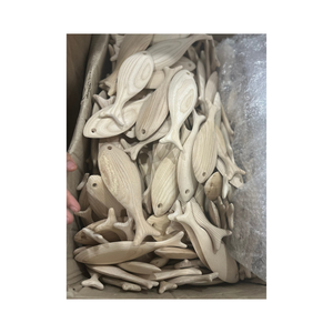 Modèle de poisson en bois personnalisé, figurine de poisson en bois faite à la main, peinte ou non peinte, décoration côtière, décoration nautique pour la maison - Product Image 5