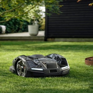 Tondeuse Husqvarna 305E NERA : Solution de tonte intelligente et puissante pour pelouses modernes, performance de qualité supérieure. - Product Image 6