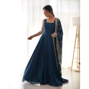 ROBE ANARKALI COULEUR RAMA AVEC DUPATTA LOURDE BRODÉE - Product Image 1