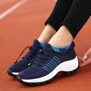 <span class=keywords><strong>Scarpe</strong></span> <span class=keywords><strong>sportive</strong></span> di vendita diretta della fabbrica di nuove <span class=keywords><strong>scarpe</strong></span> <span class=keywords><strong>sportive</strong></span> da <span class=keywords><strong>donna</strong></span> traspiranti di moda Plus Size per gli sport all'aria aperta - Product Image 3