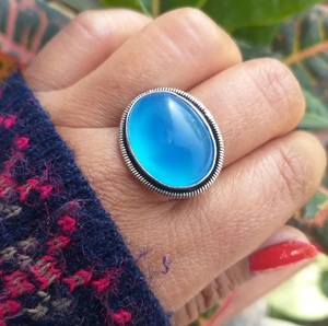 Anillo de Plata de Ley 925 con Calcedonia Azul, Anillo Delicado Hecho a Mano con Piedra Preciosa, Anillo de Calcedonia para Ella - Product Image 1