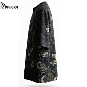 เสื้อยืดโอเวอร์ไซส์ลายพฤกษศาสตร์สีเข้มแบบยูนิเซ็กซ์ พรีเมียม ลายกราฟิกผีเสื้อสีดำ ดอกไม้ และพระจันทร์ แขนสั้น คอกลม สไตล์ลำลอง สตรีทแวร์ - Product Image 3