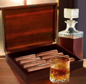 Boîte de rangement en bois faite à la main avec couvercle à charnières, coffret cadeau avec serrure, coins en cuivre, commande personnalisée - Product Image 6