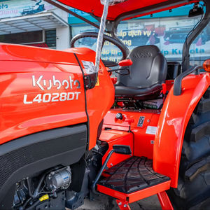 ใหม่สำหรับรถแทรกเตอร์ขนาดเล็ก L4028DT 90 แรงม้า ขับเคลื่อน 2 ล้อ เครื่องยนต์ดีเซล พร้อมปั๊มเกียร์ PTO และชุดเกียร์ รับประกัน 5 ปี - Product Image 1