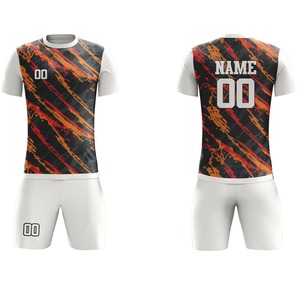Uniforme de football personnalisé de haute qualité à manches courtes respirant pour l'été 100% polyester Protection UV Séchage rapide Anti-bactérien Personnalisé - Product Image 1
