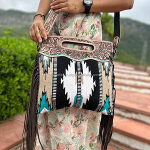 Sac à main en cuir usiné aztèque de Style traditionnel occidental chaud femmes cheveux usinés sur peau fourrure cuir pochette Unique Combo Set - Product Image 3