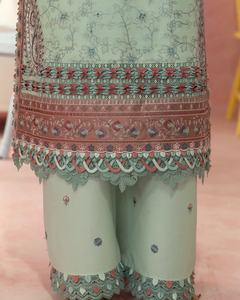 Salwar Kameez de haute qualité, au design moderne et élégant, pour femmes musulmanes, adapté à toutes les saisons, en soie. - Product Image 5