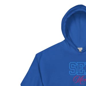 เสื้อฮู้ดปักลายสำหรับทุกเพศ รุ่น Royal Pullover ผ้าฟลีซนุ่ม สวมใส่สบายๆ ในชีวิตประจำวัน สไตล์ลำลองแบบสปอร์ต - Product Image 5