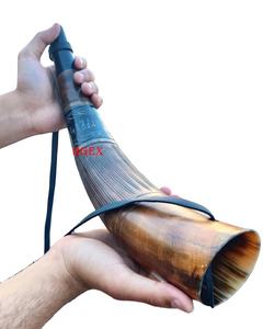 Soporte para Cuerno Vikingo con Soporte de Cuero y Estilo Animal Ecológico de Bajo Costo para Disfraces de Feria Renacentista - Product Image 1