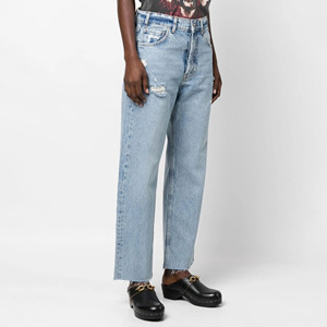 Jean pour femme tendance, coupe ample, style streetwear, en denim délavé, avec ourlet brut, coupe droite et élégante - Product Image 1