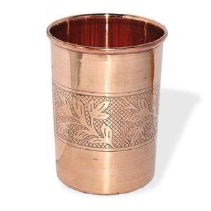 Gobelet à boire en cuivre avec motif botanique gravé, corps supérieur et inférieur lisse, forme droite, bord roulé, tasse traditionnelle - Product Image 1