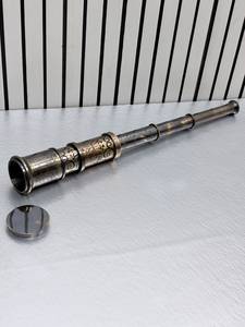 Telescopio Antiguo de Latón W. Ottaway, Telescopio Náutico con Diseño de Animales Religiosos para Bodas - Product Image 1