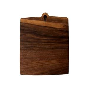 Planche à découper en bois massif durable avec bords arrondis et rainure pour le jus pour une utilisation en cuisine commerciale - Product Image 1