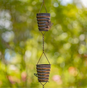 Cadena de lluvia de cobre de colmena con detalle de mariposa decorativa Tazas duraderas para flujo de agua pesada Acento de jardín rústico al aire libre - Product Image 1