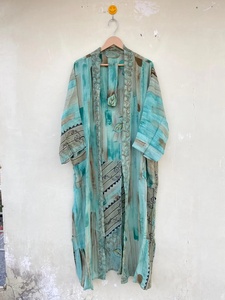 Kimono Sari de seda reciclado hecho a mano vintage indio azul cielo para ella - Product Image 5
