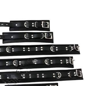 Ensemble de menottes en cuir de vachette de qualité supérieure avec surpiqûres et rembourrage renforcés - Product Image 6