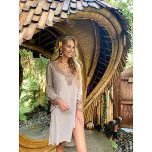 Vestido de playa beige con cuello en V y bordados para mujer, túnica bohemia con mangas, ropa de verano para resort - Product Image 1