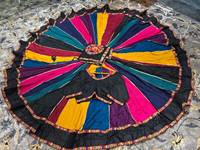 Ensemble Choli en rayonne et coton multicolore avec Lehenga évasé de 12 mètres, Blouse assortie et Dupatta patchwork