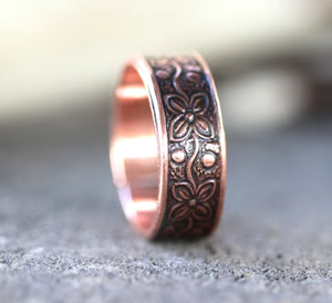 Bague magnétique en cuivre unisexe, bague thérapeutique pour les doigts, design gravé de fleurs et de feuilles, soulagement de la douleur articulaire, bijoux biomagnétiques - Product Image 3