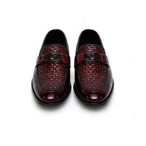 Zapatos de Hombre de Cuero Marrón con Punta en Pico y Logotipo Grabado a Mano de LEATHER STUDIO, Cierre Deslizante, Resistentes y Transpirables - Product Image 3