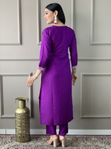 Best Women's Viscose Chanderi solid Straight Purple <b>Kurti</b> with Viscose Chanderi Pant And Jacquard Printed Dupatta Sets - Product Image 5