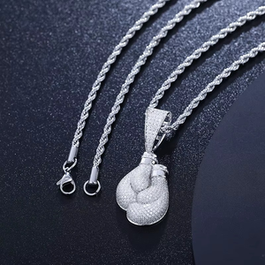 Colgante de Guante de Boxeo de Lujo Chapado en Plata/Oro con Moissanita Engastada en Garra, Estilo Hip Hop, Regalo Unisex - Product Image 1