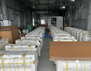 Peine de cuerno hecho a mano Natural de precio más bajo, diente único ancho con mango, peine de cuerno, grabado de logotipo hecho en Vietnam - Product Image 6