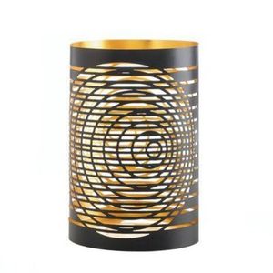 Portavelas votivo de metal hecho a mano que combina la artesanía experta con la luz relajante de las velas para un uso decorativo consciente. - Product Image 1