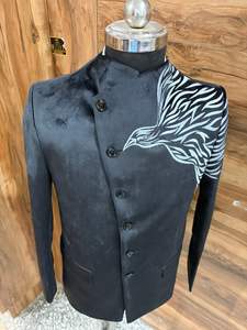 Traje Bandhgala Negro de Diseñador para Hombre con Estampado de Águila – Chaqueta Estilo Sherwani Indo-Occidental para Novio de Boda - Product Image 3