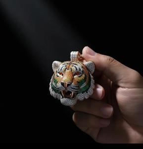 Pendentif Tête de Tigre Colorée en Moissanite, Bijou Charmant, Collier Statement pour Collection ou Cadeau - Product Image 5