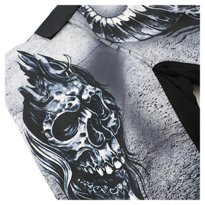 Pantalones Cortos de MMA Demon Skull Pro – Equipo de Combate con Textura Gris Piedra para Grappling y BJJ - Product Image 2