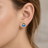 Boucles d'oreilles clous en argent 925 avec opale bleue en arc inférieur et centre transparent, finition or ou argent