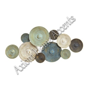 Escultura de pared de metal minimalista con estilo moderno, pieza decorativa para sala de estar o dormitorio de Axiom Home Accents - Product Image 6