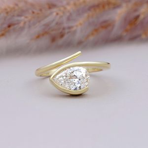 Bague Opulenza – Design de luxe exquis avec un éclat brillant pour une élégance au quotidien, bijoux en diamant - Product Image 1