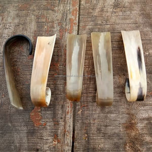 Cuchara para zapatos hecha a mano de cuerno natural con curva trasera, elegante ayuda para poner zapatos al mejor precio - Product Image 5