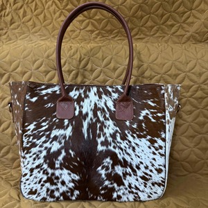 Bolso tote de cuero con pelo auténtico hecho a mano, bolso de hombro de cuero genuino, bolso de viaje vintage de gran capacidad - Product Image 1