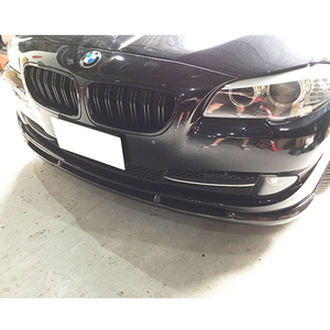 ลิ้นกันชนหน้าคาร์บอนไฟเบอร์ทรง HM แบบใหม่ สำหรับรถยนต์ F10 ซีรีส์ 5 ปี 2011-2016 รุ่นแพ็คเกจมาตรฐาน ติดตั้งแบบขันสกรู - Product Image 4