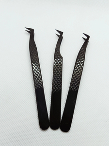 Pince à épiler haute performance en acier inoxydable noir, personnalisable avec étiquette privée, à 45, 75, 90 degrés, avec nano-adhérence et motif drapeau pour cils - Product Image 3