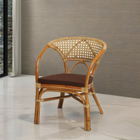 Fauteuil SIENTA en rotin et bois, fait main, style classique et moderne, idéal pour l'extérieur, les jardins, les appartements, les hôtels et les villas – Meilleure vente