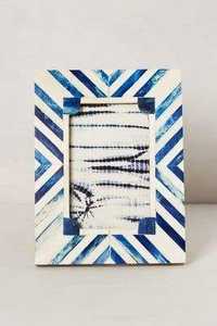 Cadre photo rectangulaire moderne en bois et os imprimé motif chevron, gris et blanc, pour décoration intérieure, cadeau artisanal Noushad - Product Image 2
