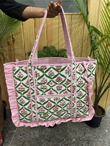 Sac fourre-tout bohème matelassé en coton à motif floral avec volants, fermeture ouverte, deux poignées, pour le shopping, sac à bandoulière pour femme - Product Image 5
