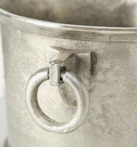 Seau à boissons rustique en métal moulé, finition argent brossé, avec ancre, base sur pieds et poignées pivotantes, servant également de refroidisseur à vin et de seau à glace - Product Image 5