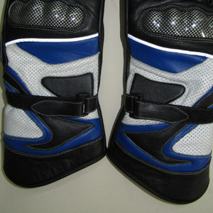 Gants de moto d'hiver personnalisés avec logo, en cuir de vachette de haute qualité, à doigts entiers, fermeture auto-agrippante, unisexe, pour la conduite de moto - Product Image 4