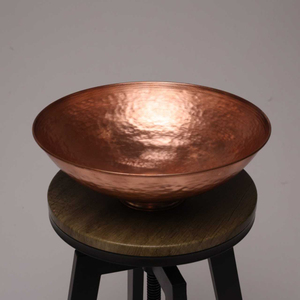 Bol de pédicure en cuivre pur de qualité durable, de forme ronde, finition antique martelée, avec poignée latérale, meilleur bol de spa en cuivre - Product Image 2