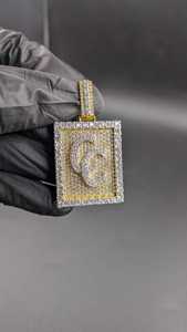 Colgante Personalizado con Doble Letra, Totalmente Cubierto de Diamantes Moissanite VVS, Colgante Cuadrado Estilo Hip Hop - Product Image 6