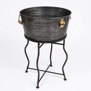 Bañera ovalada grande vintage de metal galvanizado negro con soporte y asas, perfecta para vino y champán, en oferta. - Product Image 3