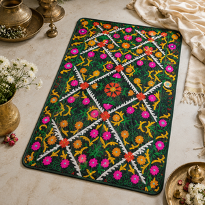 Sábana de Algodón Suzani Hecha a Mano, Bordado Floral Geométrico Multicolor Verde, Decoración Étnica India Boho para el Hogar - Product Image 5