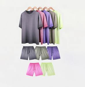 Conjuntos Cortos para Hombre, Conjuntos de 2 Piezas, Camisetas y Pantalones Cortos Casuales de Verano, Conjuntos Deportivos con Bolsillos y Efecto Desgastado - Product Image 1